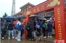 中国唯一高考专列运行18年 万名学子逐梦启航