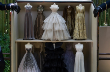 迪奥（Dior）以梦幻，实验性的短片开幕巴黎时装周