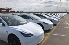 国产特斯拉整车出口海外 首批上海产Model 3预计下周二发往欧洲
