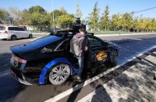 体验百度无人车：时速不超60km/时 线路单一候车时间长