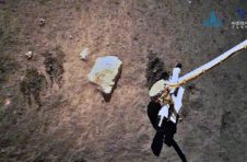 嫦娥五号月球挖土”打包”完成！