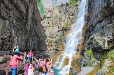它不是十大名山，但年游客600万，超过了黄山泰山华山，就在河南