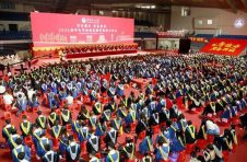 华工为上万名毕业生举行“云”毕业典礼