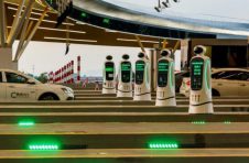 机器人在广州两处地方“上岗”，你见到了吗？