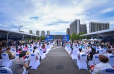 周六福破圈音乐节：“黄金时刻报”让每位乐迷成为头版主角